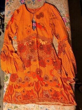 Nine Lives Bazaar Australian 6 Backless Dress